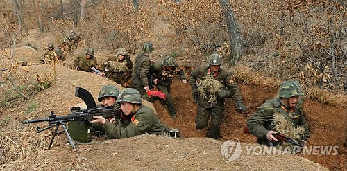 Sinh viên Triều Tiên cũng đã được huy động tham gia tập trận quân sự trong những ngày qua